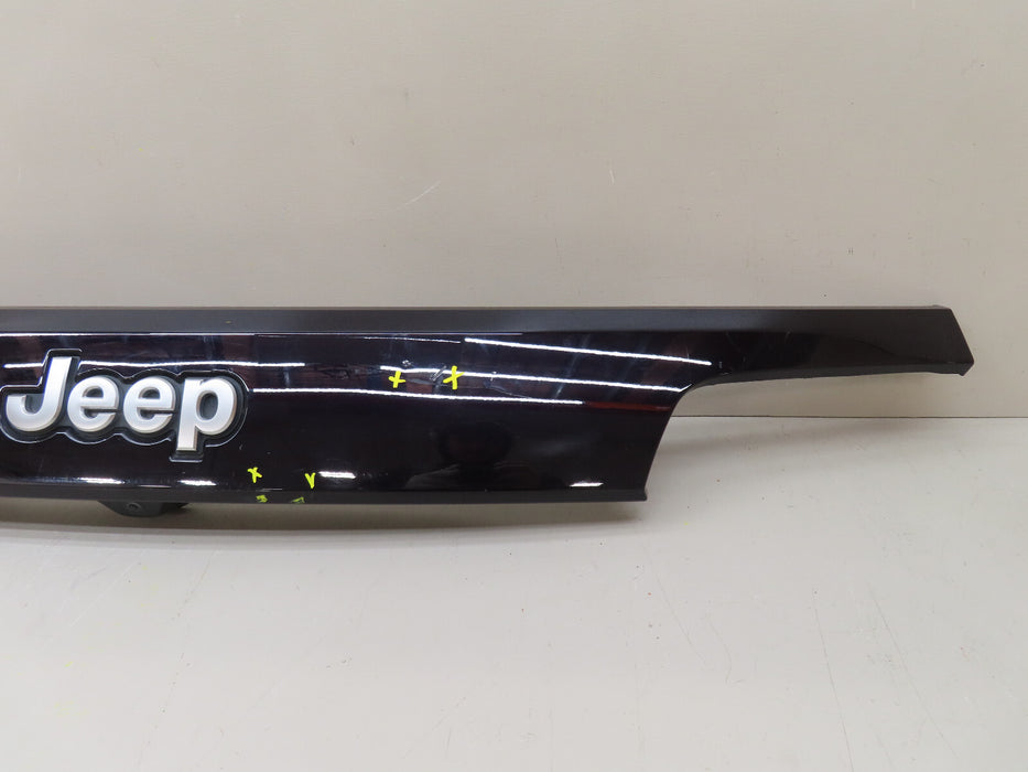 2017-2021 JEEP GRAND CHEROKEE REAR GATE TRIM MOLDING OEM 1WD55TRMACD
