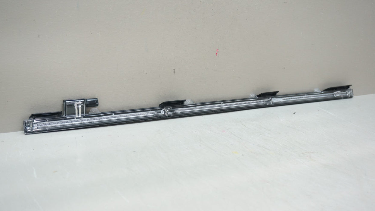 2020-2023 MERCEDES-BENZ GLE350 FRONT LEFT RUNNING BOARD LIGHT OEM A1679066302