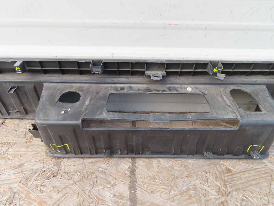 2015-2019 CHEVROLET/GMC 2500HD/3500HD REAR BUMPER COVER STEP PAD OEM