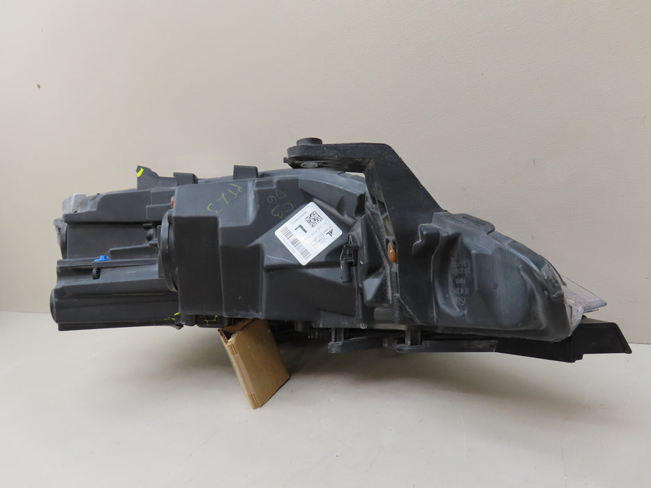 2017-2020 Chrysler Pacifica front left driver side Headlight  Halogen W/ LED OEM