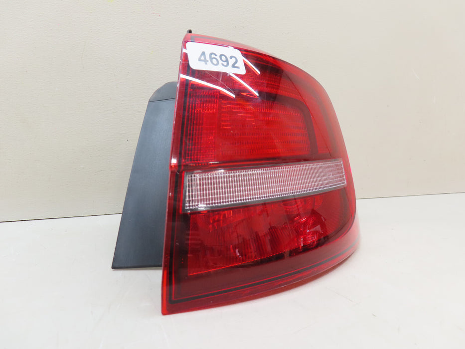 2015-2018 VOLKSWAGEN JETTA REAR RIGHT PASSENGER SIDE OUTER TAIL LIGHT LAMP OEM