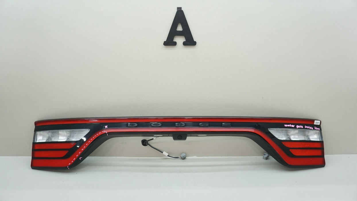 2020-2022 DODGE DURANGO REAR CENTER LIFT GATE TAIL LIGHT LED OEM 68530336AA