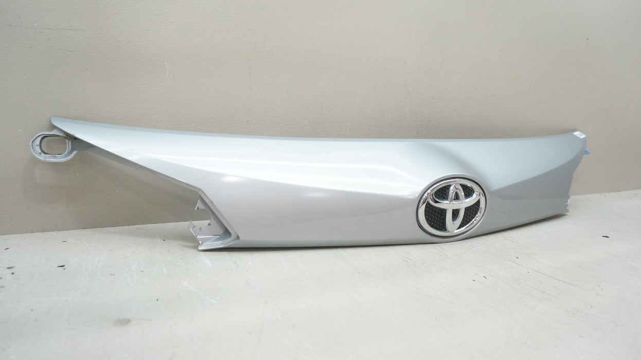 2015-2018 TOYOTA RAV4 REAR TAIL GATE MOLDING TRIM PANEL OEM 76839-42030
