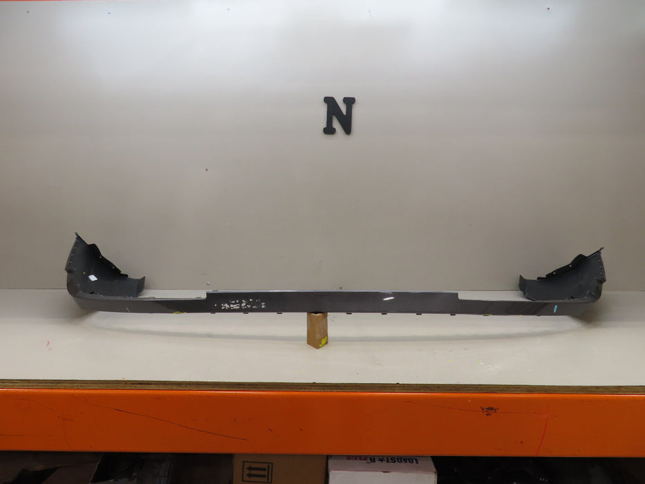 2017 2018 2019 AUDI Q7 REAR MIDDLE BUMPER COVER OEM 4M0807527