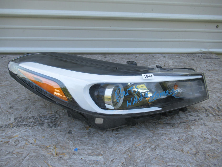 2017-2018 KIA FORTE FRONT RIGHT PASSENGER HEADLIGHT HALOGEN LIGHT LAMP OEM