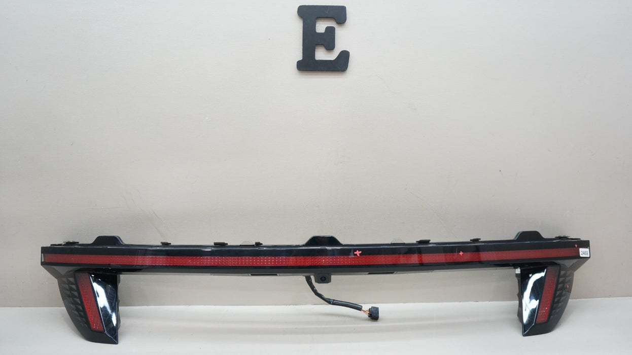 2022-2024 HYUNDAI TUCSON REAR CENTER LED TAIL LIGHT OEM