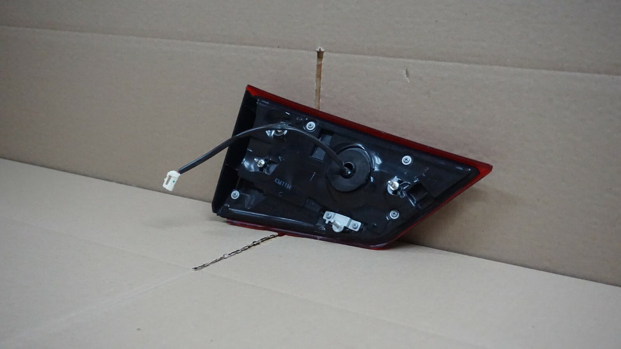 2016-2020 MITSUBISHI OUTLANDER REAR RIGHT PASSENGER  INNER TAIL LIGHT LED OEM