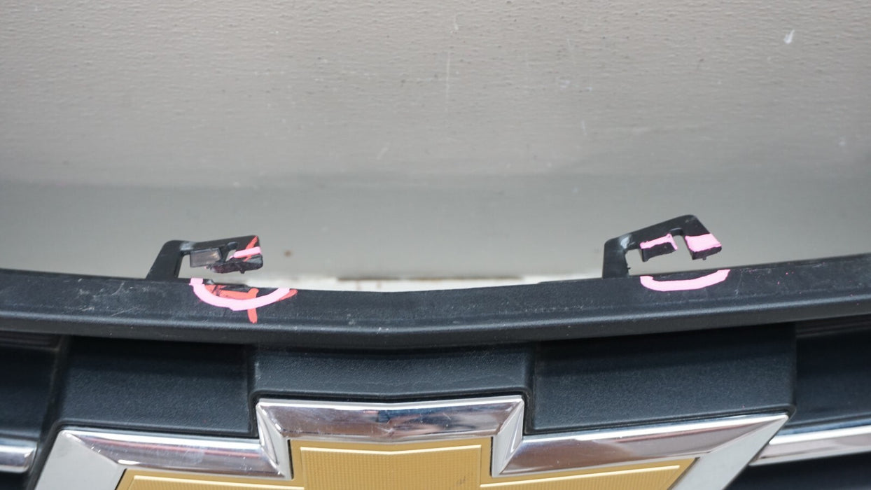 2017-2020 CHEVROLET TRAX FRONT GRILLE UPPER TRIM WITH EMBLEM 4239270 OEM