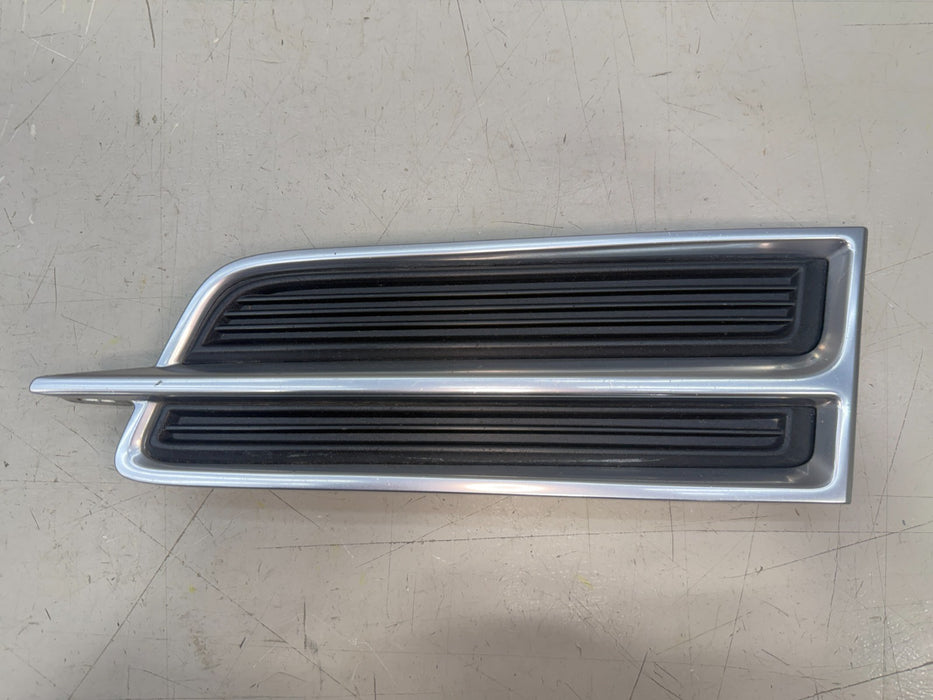 2013-2017 CADILLAC XTS LH FRONT FOG LIGHT COVER TRIM OEM 20901632