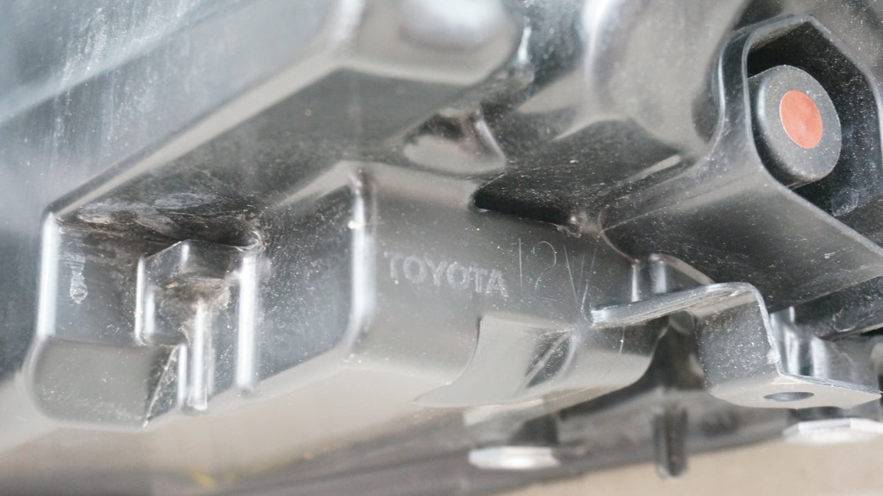 2024-2025 TOYOTA CAMRY FRONT RIGHT PASSENGER SIDE LED HEADLIGHT OEM *PARTS*