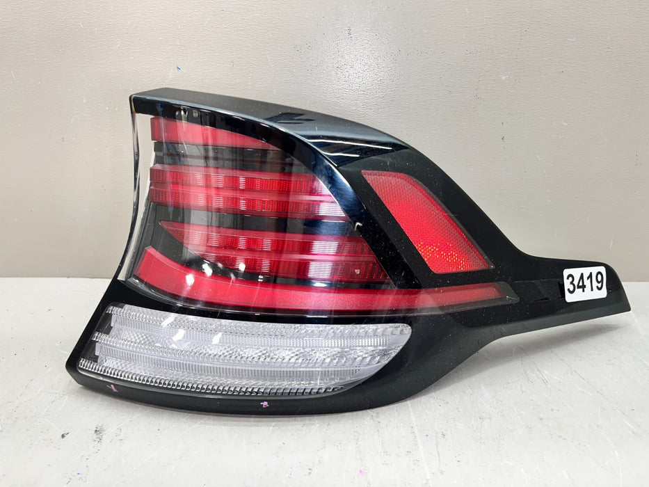 2023-2025 KIA SPORTAGE RH RIGHT PASSENGER OUTER TAIL LIGHT LAMP OEM 92402-DW000