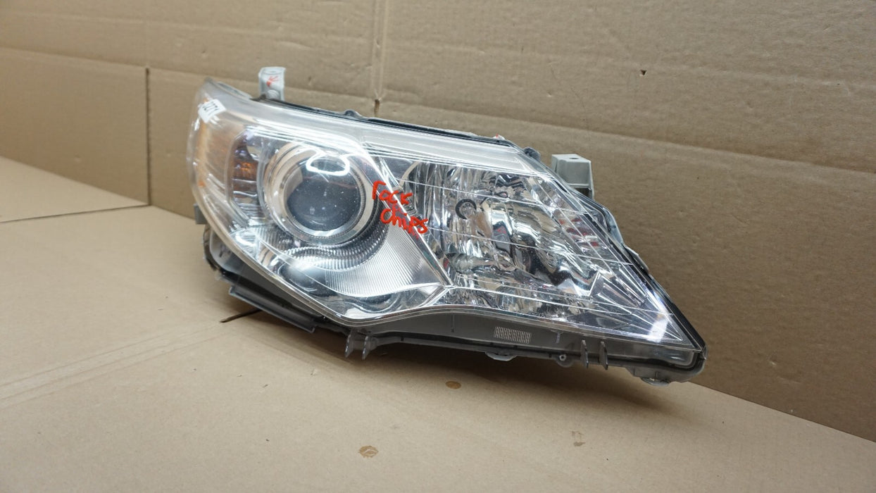 2012-2014 TOYOTA CAMRY FRONT RIGHT PASSENGER SIDE HEADLIGHT HEADLAMP HALOGEN OEM