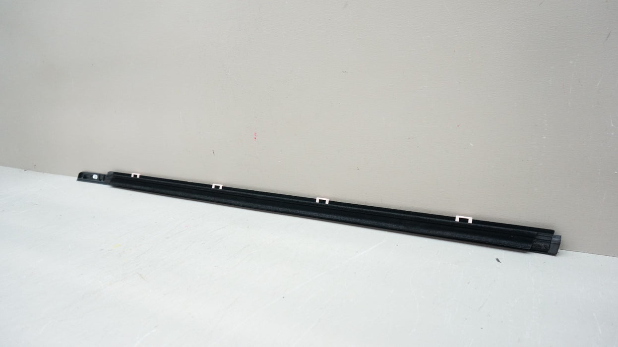 2019-2024 HONDA PASSPORT FRONT RIGHT SIDE WINDOW BELT MOLDING OEM 72410-TG7-A12