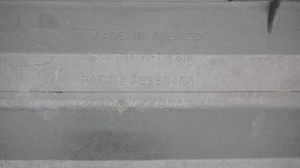 2015-2020 CHEVROLET TAHOE GMC YUKON REAR BUMPER STEP PLATE COVER OEM 29936468