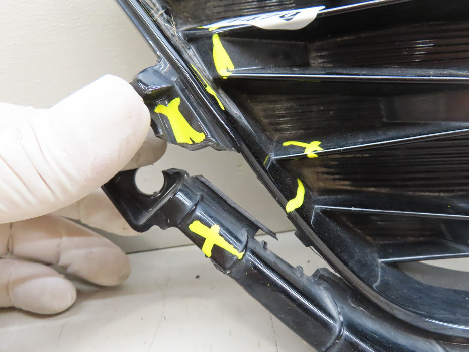 2020-2022 KIA SELTOS FRONT RADIATOR GRILLE OEM