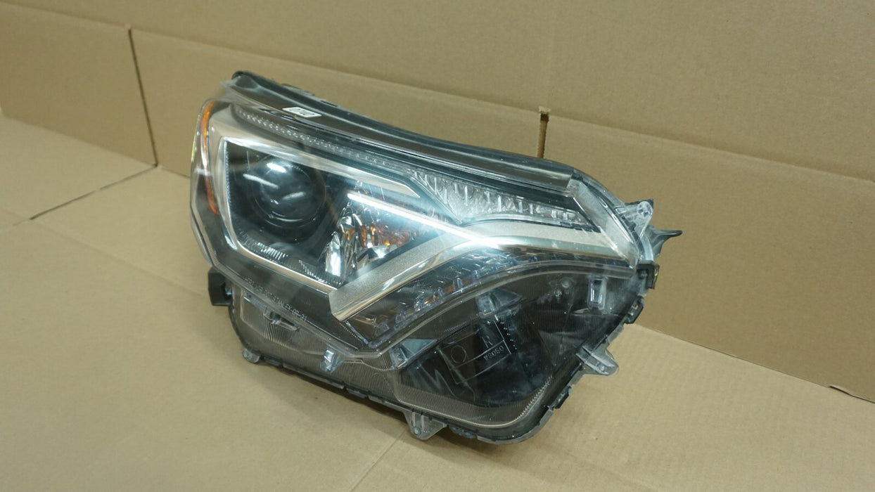 2015 2016 2017 2018 TOYOTA RAV4 RIGHT PASSENGER SIDE HEADLIGHT HEADLAMP OEM