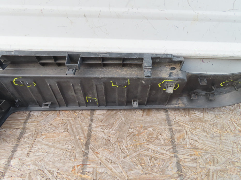 2015-2019 CHEVROLET/GMC 2500HD/3500HD REAR BUMPER COVER STEP PAD OEM