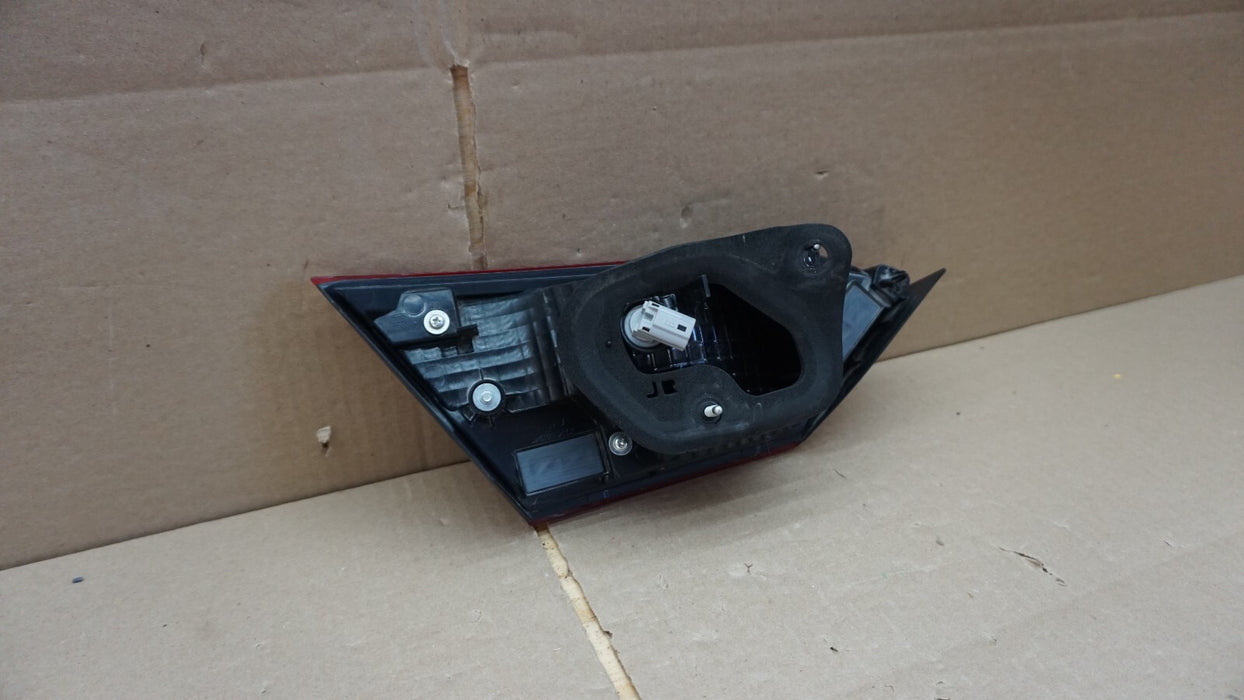 2018-2019 TOYOTA CAMRY REAR RIGHT PASSENGER SIDE INNER TAIL LIGHT LAMP OEM