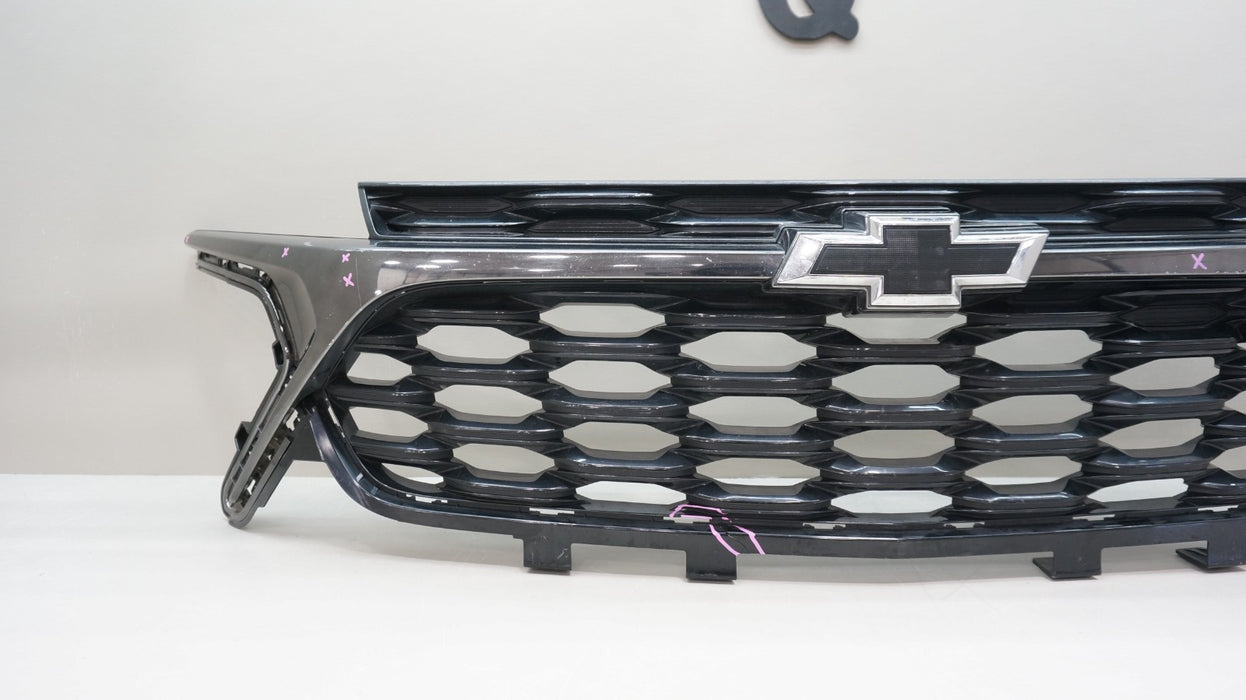 2024-2025 CHEVROLET TRAX RS FRONT BUMPER RADIATOR GRILLE OEM 42769274