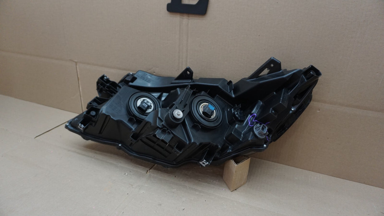 2016-2018 HONDA PILOT FRONT RIGHT PASSENGERS SIDE HEADLIGHT OEM 16 17 18