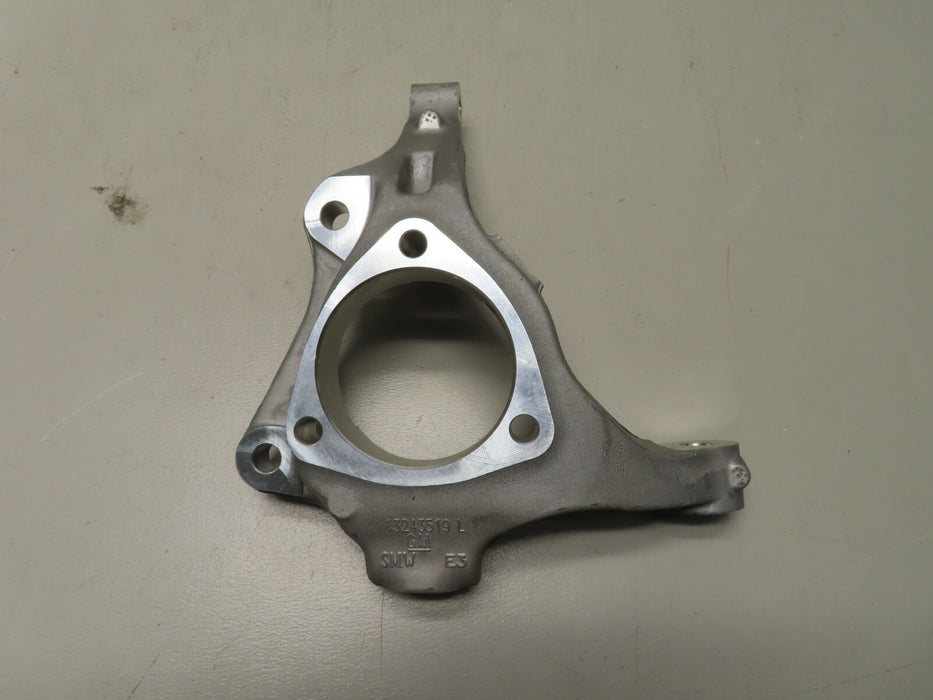 2013-2016 CHEVY MALIBU FRONT LEFT SIDE STEERING KNUCKLE P# 13243519 OEM