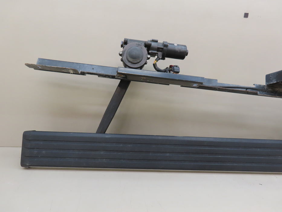 2020-2023 CHEVROLET/GMC SILVERADO SIERRA 1500 RIGHT POWER RUNNING BOARD OEM