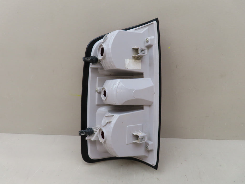 2015-2022 CHEVROLET COLORADO RIGHT PASSENGER SIDE TAIL LIGHT OEM
