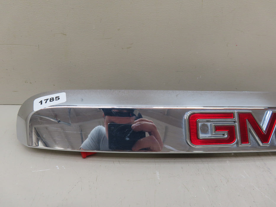 2007-2012 GMC ACADIA REAR TRUNK LIFTGATE MOLDING OEM