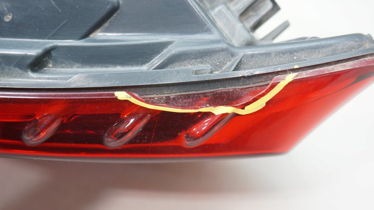 2015-2017 CHRYSLER 200 REAR RIGHT PASSENGER SIDE TAIL LIGHT OEM
