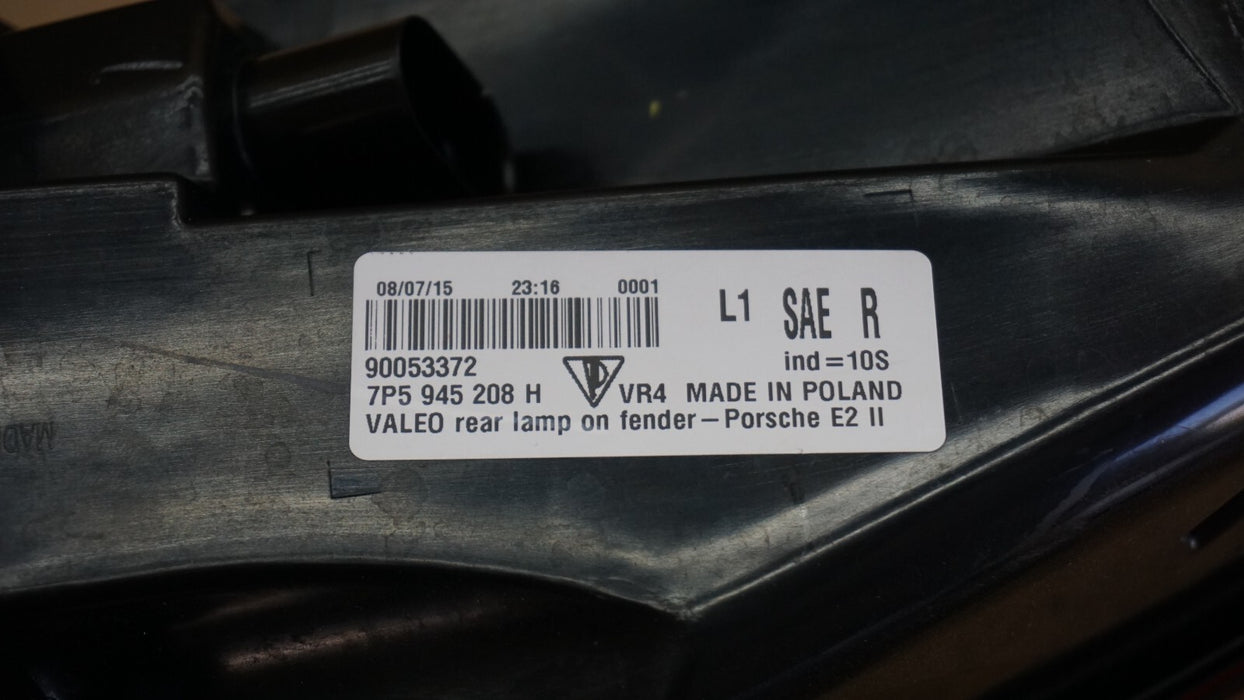 2015-2017 PORSCHE CAYENNE REAR RIGHT PASSENGER SIDE TAIL LIGHT LED LAMP OEM