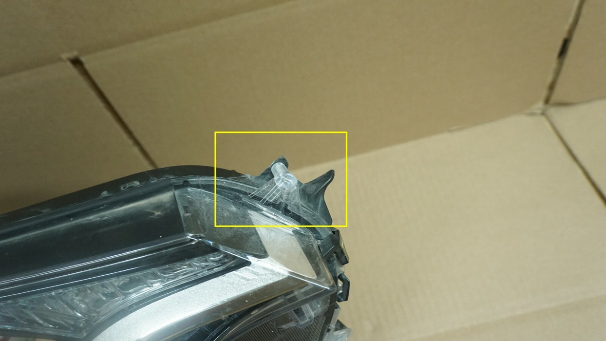 2015 2016 2017 2018 TOYOTA RAV4 RIGHT PASSENGER SIDE HEADLIGHT HEADLAMP OEM