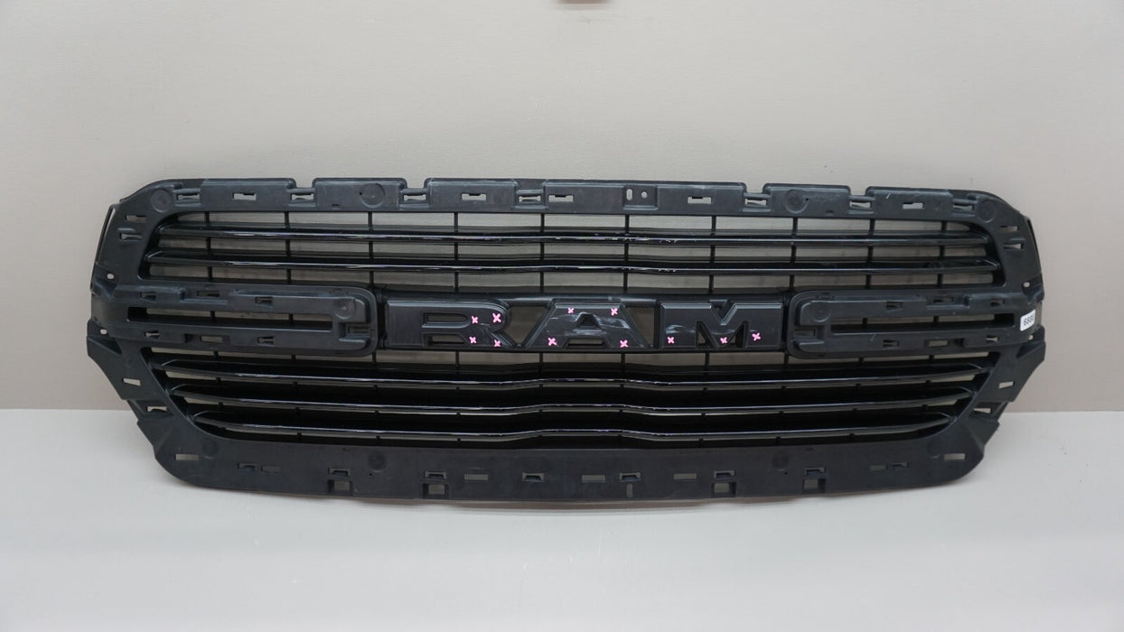 2019-2023 RAM 1500 FRONT UPPER MAIN GRILLE 6BT01TRMAF OEM 19 20 21 22 23