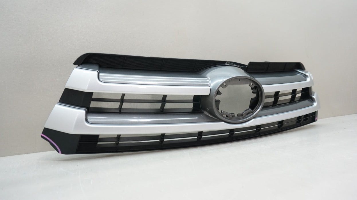 2016-2019 TOYOTA HIGHLANDER FRONT BUMPER RADIATOR GRILLE OEM 53101-0E240
