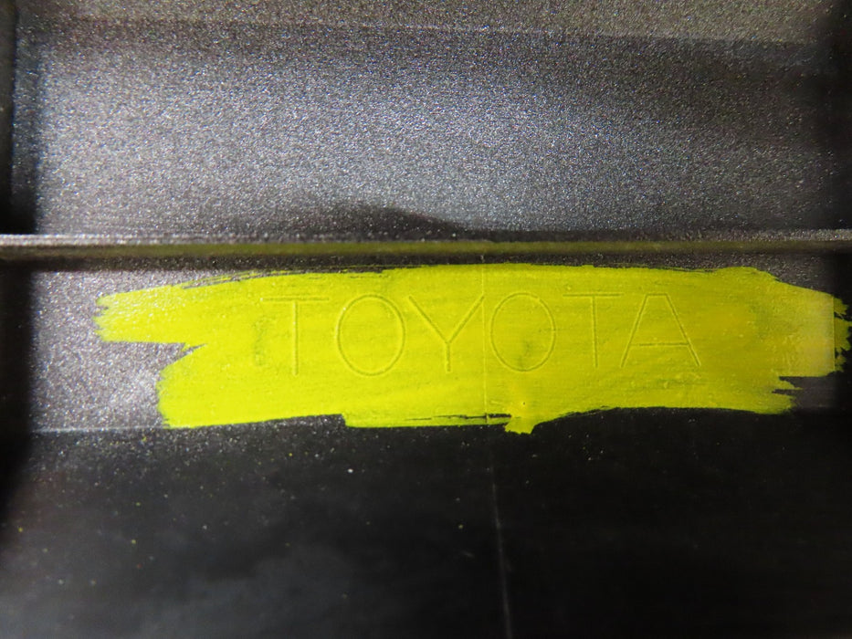 2014-2019 TOYOTA HIGHLANDER FRONT RIGHT LOWER DOOR MOLDING OEM 75071-0E081
