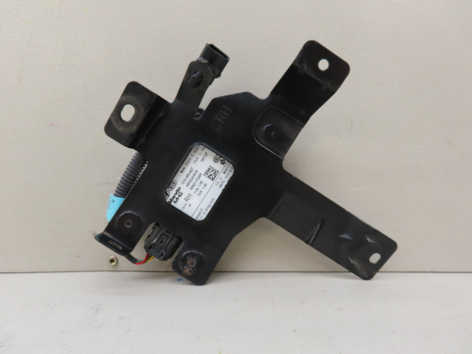 2016-2018 HYUNDAI ELANTRA RIGHT REAR BLIND SPOT RADAR MODULE OEM 95821-F2200