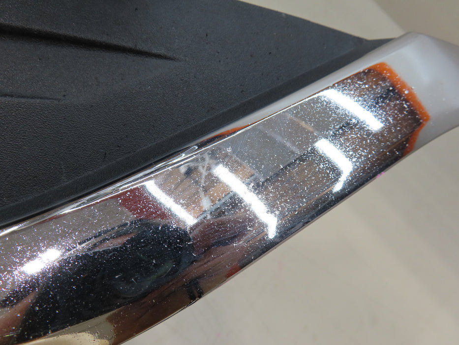 2017-2019 GMC ACADIA FRONT RIGHT PASSENGER SIDE FOG LIGHT COVER BEZEL OEM