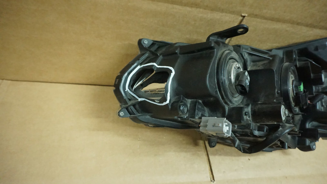 2012-2014 SUBARU IMPREZA FRONT RIGHT PASSENGER SIDE HEADLIGHT HALOGEN LAMP OEM