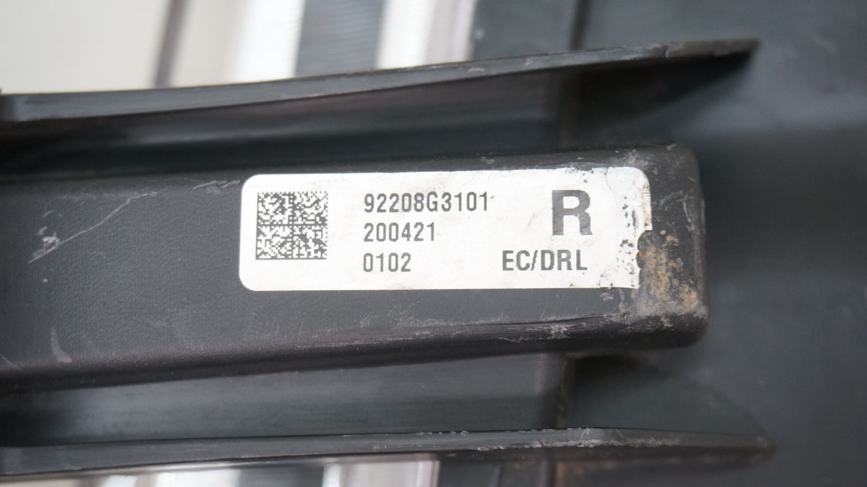 2018-2020 HYUNDAI ELANTRA GT FRONT RIGHT DAYTIME RUNNING LIGHT OEM 92208G3101