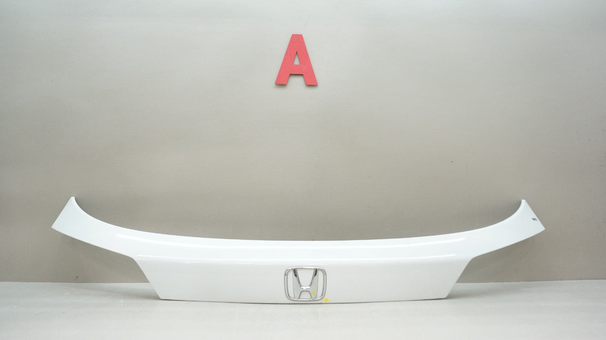 2016-2020 HONDA HRV REAR LIFTGATE TRIM MOLDING GARNISH OEM 74890-T7A-00
