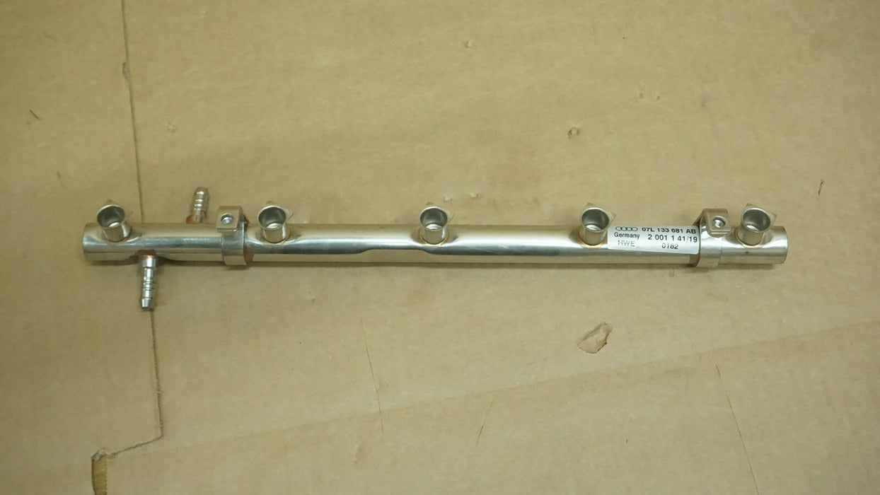 2018 AUDI R8 5.2L V10 RIGHT SIDE GASOLINE ENGINE FUEL INJECTOR RAIL RAMP OEM 18