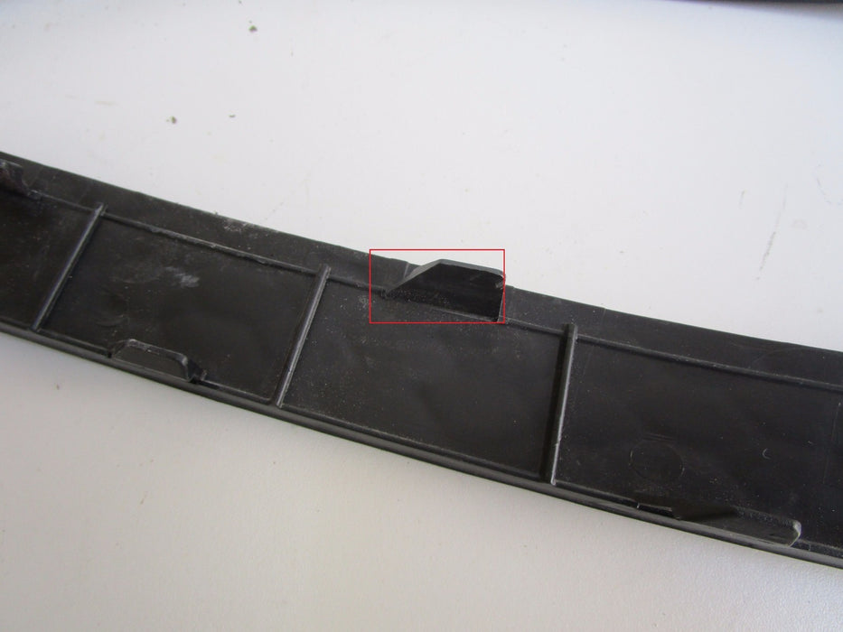 13 14 15 16 HYUNDAI SONTA FE SPORT FRONT RIGHT FOG LIGHT TRIM