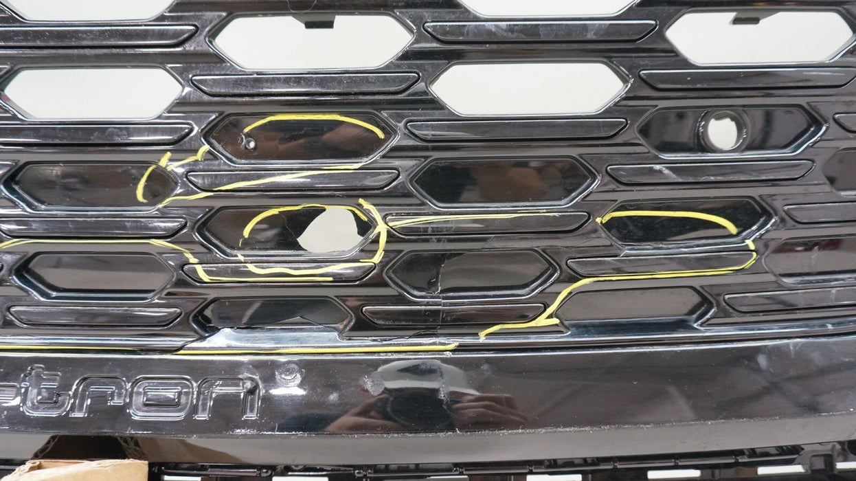 2022-2025 AUDI Q8 E-TRON FRONT BUMPER COVER PANEL WITH GRILLE OEM 4KE807725