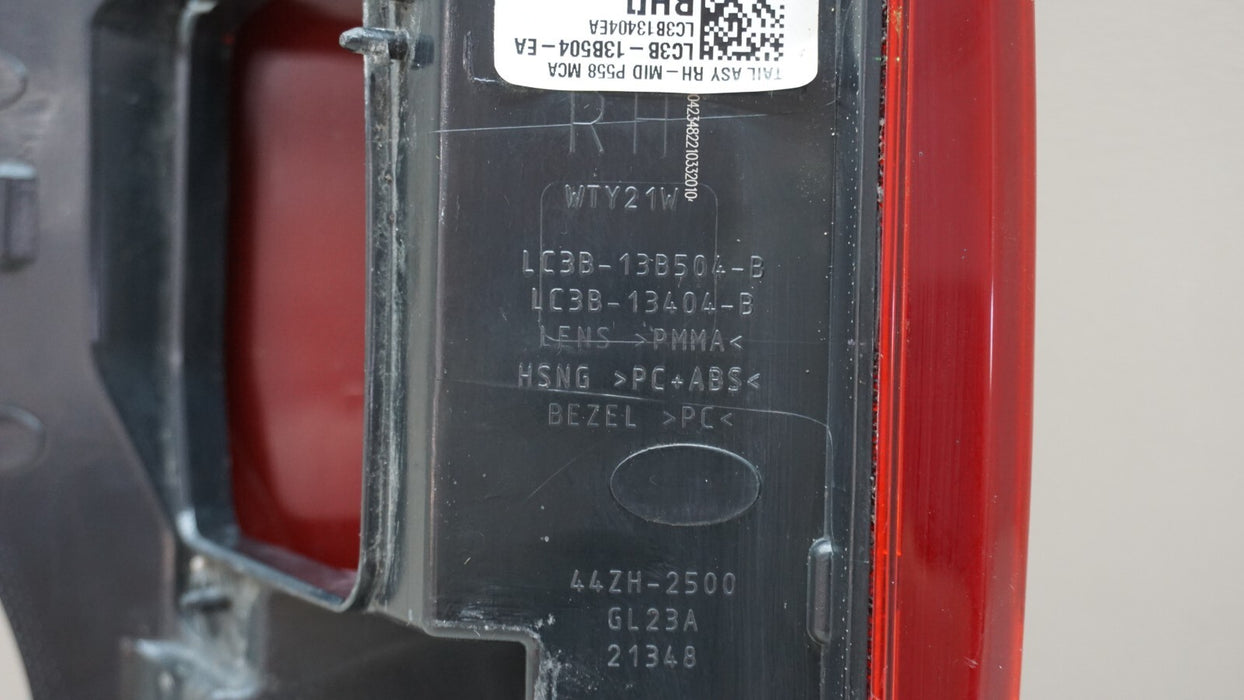 2020-2022 FORD F250 F350 REAR RIGHT PASSENGER TAIL LIGHT W/ BLINDSPOT SENSOR OEM