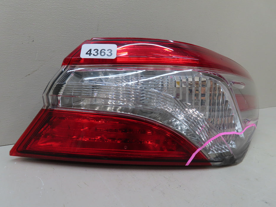 2018-2020 TOYOTA CAMRY REAR RIGHT PASSENGER SIDE TAIL LIGHT OEM