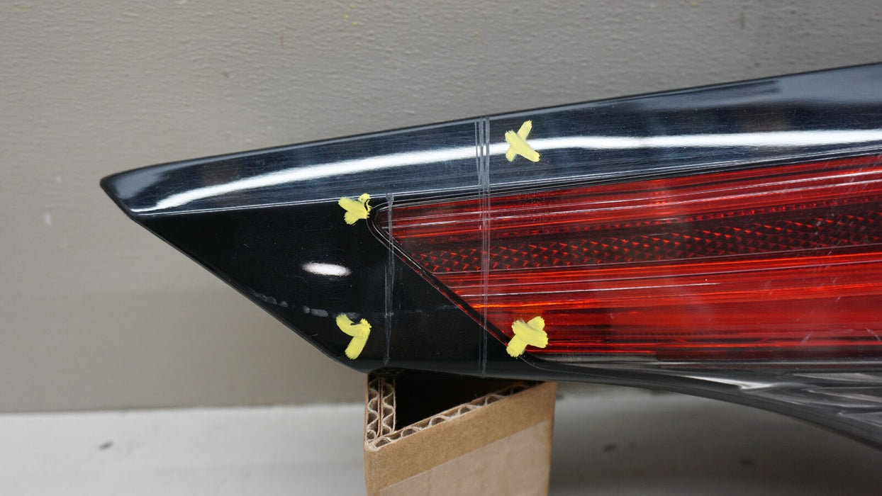 2021-2023 TOYOTA SIENNA REAR RIGHT PASSENGER SIDE INNER TAIL LIGHT OEM 21 22 23