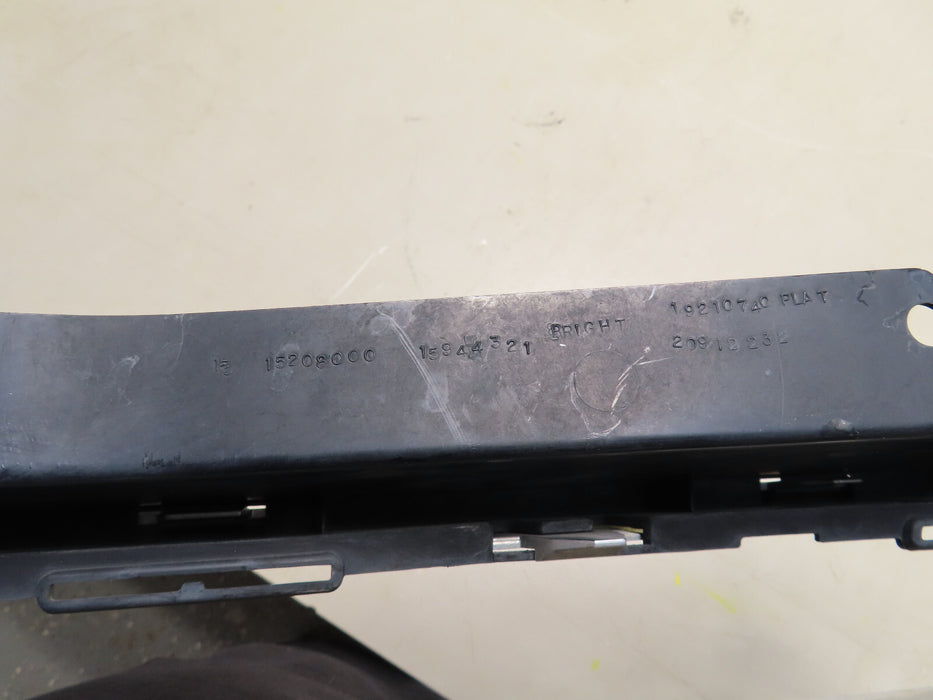 2007-2014 CHEVROLET TAHOE SUBURBAN FRONT UPPER GRILLE 15835087