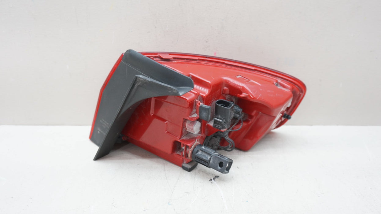 2013-2016 AUDI A4 S4 REAR LEFT DRIVER SIDE OUTER TAIL LIGHT OEM 01091603