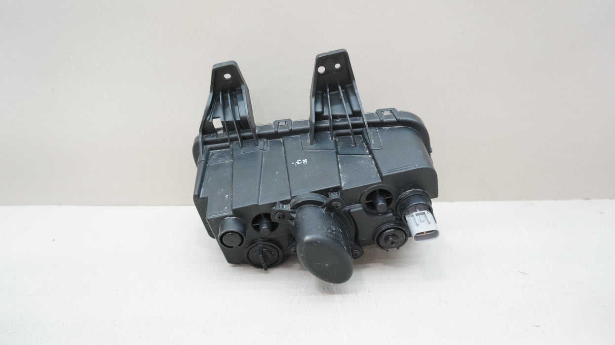 2020-2022 KIA TELLURIDE FRONT RIGHT PASSENGER SIDE FOG LIGHT OEM