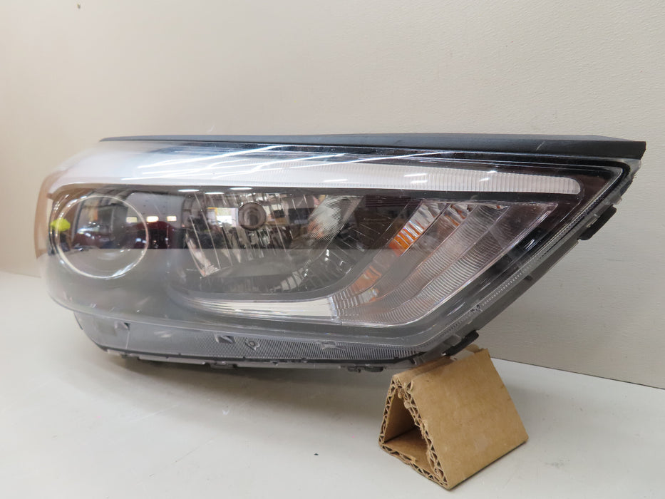 2016-2018 HYUNDAI TUCSON FRONT RIGHT PASSENGER HEADLIGHT HALOGEN W/LED OEM