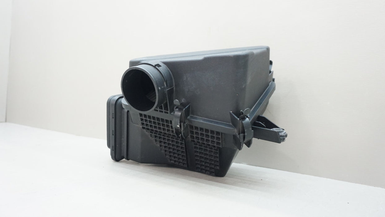 2018-2023 KIA STINGER 3.3 ENGINE RIGHT AIR CLEANER INTAKE FILTER BOX 28120-J5350